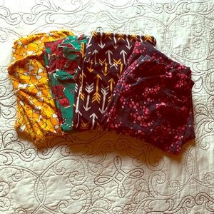 LuLaRoe holiday print leggings!